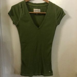 T-shirt v-neck